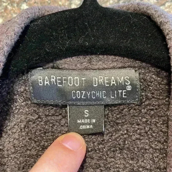 Barefoot dreams cozy chic lite long cardigan size small flat front patch pockets - Picture 6 of 7